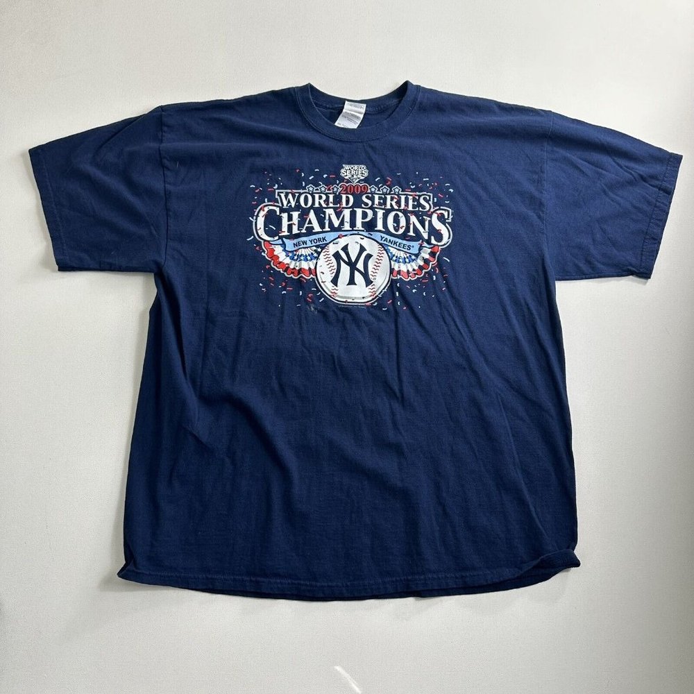 New York Yankees 2009 World Series Champions Graphic T Shirt Mens Size 2XL Blue - Picture 1 of 10